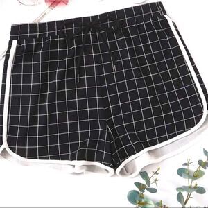 Shein plus black contrast shorts
